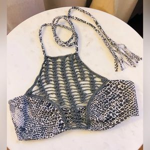 Acacia Panama Top. Sz XS color Snake Print